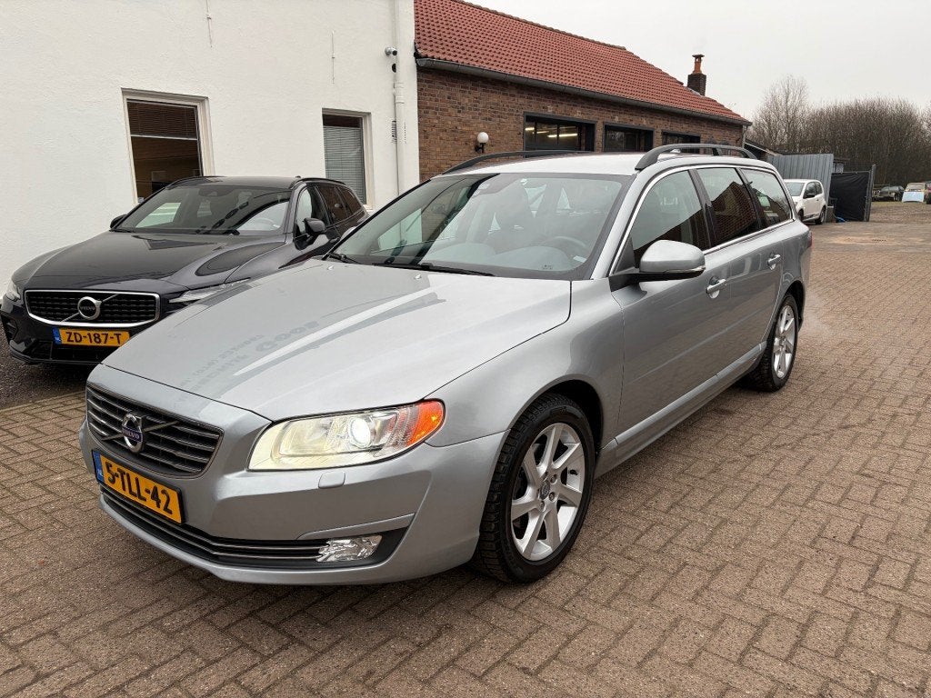 Volvo V70 1.6 T4 Nordic+, Voorwielaandrijving, USB, Gebruikt, 4 cilinders