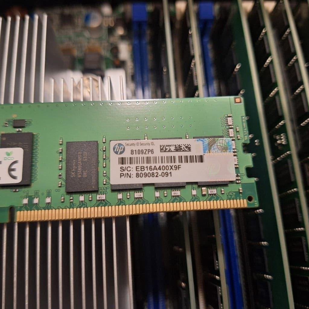 16GB DDR4 ECC Registered Servergeheugen HP / SK Hynix PC4-24, Server, DDR4, Ophalen of Verzenden, Zo goed als nieuw