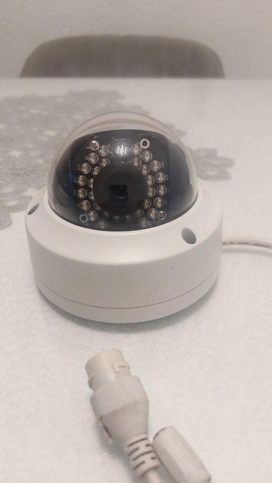 Hikvision Mini Dome Camera DS-2CD2112-I - Werkt 100%, Ophalen of Verzenden, Gebruikt, Buitencamera