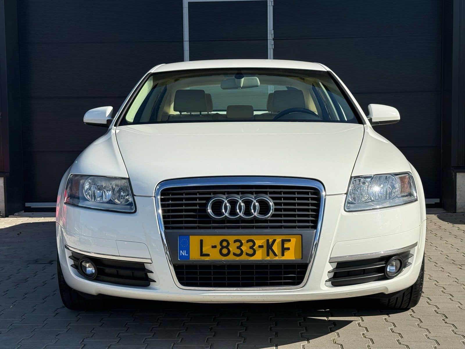 Audi A6 2.4 V6 130KW 2004 Wit, Auto's, Voorwielaandrijving, Wit, 10 km/l, Bedrijf