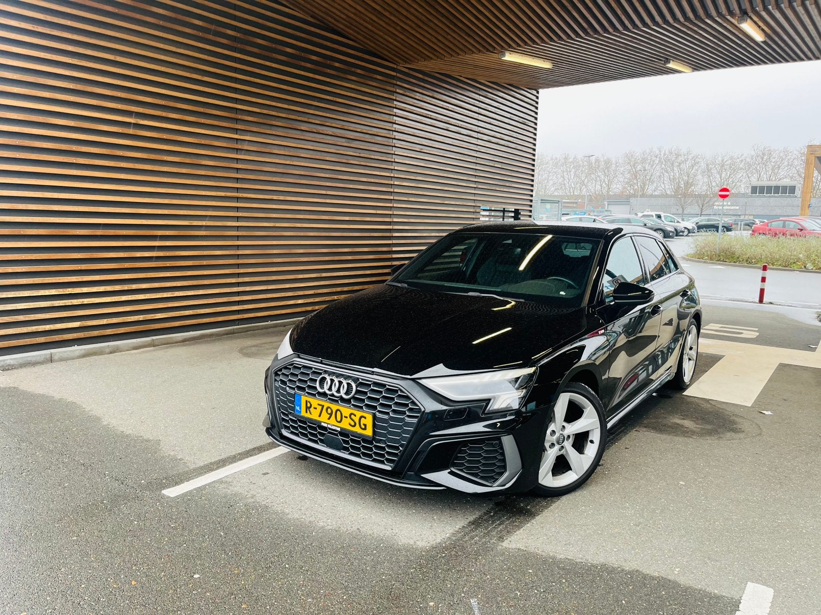 Audi A3 Sportback S Line edition, Automaat, Zwart, 4 cilinders, 150 pk