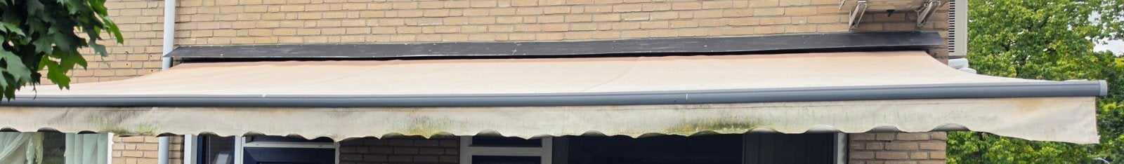Elektrisch knikarmscherm - Gebruikt, 620 cm breed, Tuin en Terras, Zonneschermen, Ophalen, Gebruikt, 450 cm of meer, Elektrisch