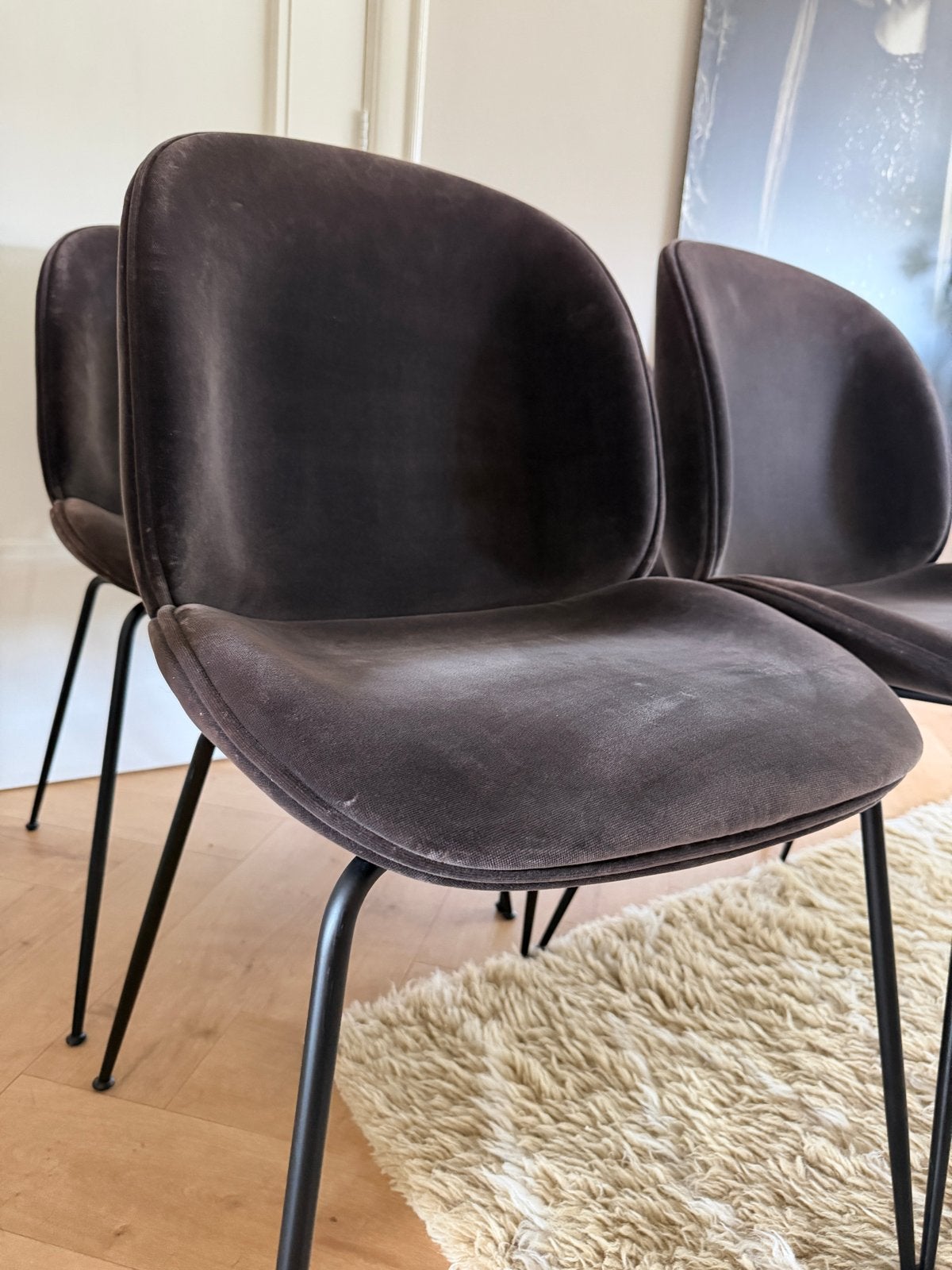Set van 4 Gubi Beetle stoelen - Fluweel - Donkergrijs, Ophalen, Zo goed als nieuw, Vier, Stof