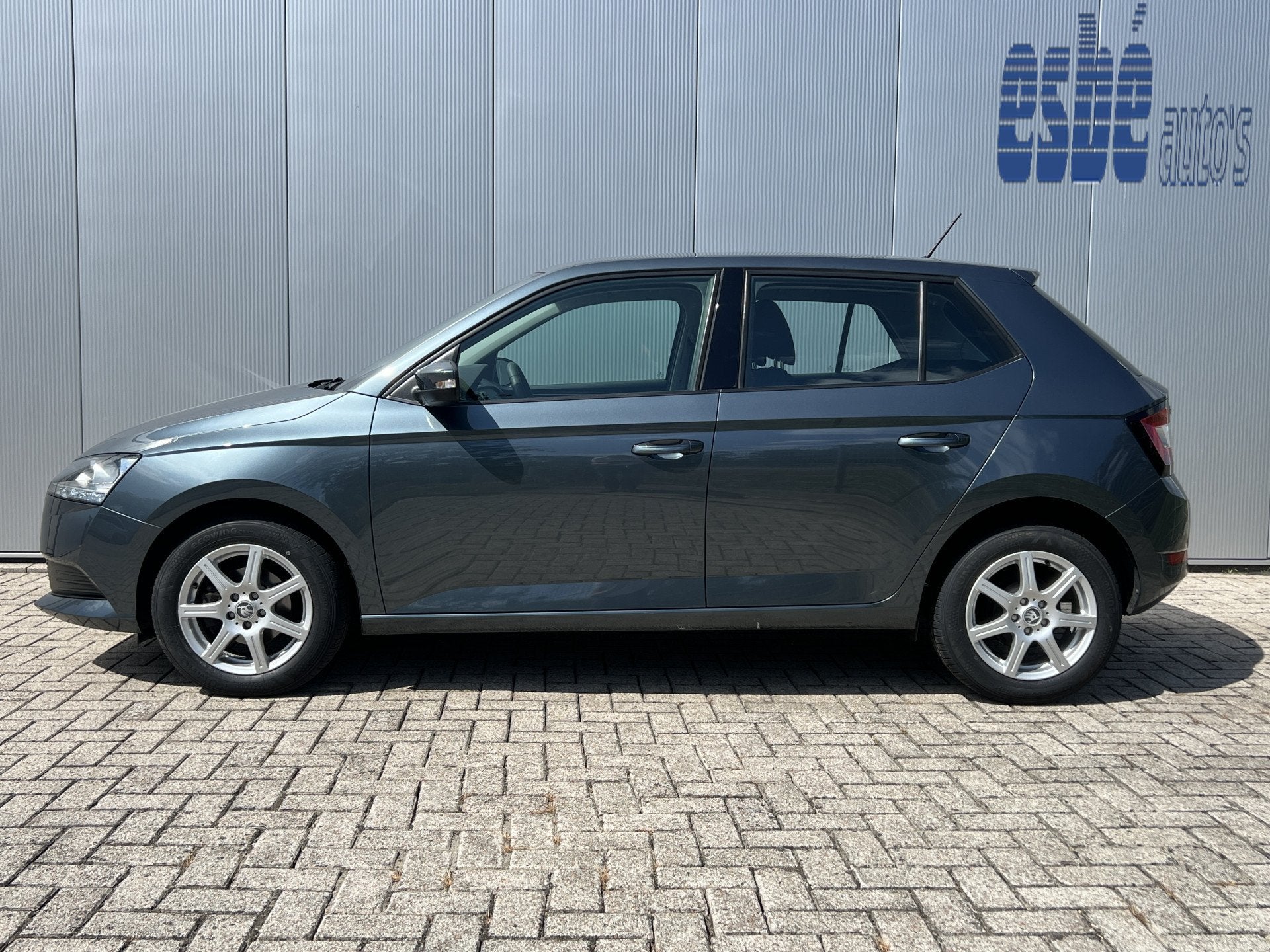 Skoda Fabia 1.0 5 Drs Active Trekhaak Airconditioning Lichtm, Stof, Gebruikt, Met garantie (alle), 49 €/maand