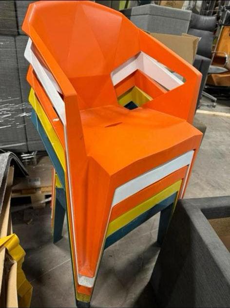 Mooie partij stapelstoelen. Stapel Stoelen stoel terrasstoel, Ophalen, Nieuw, Kunststof, Stapelbaar
