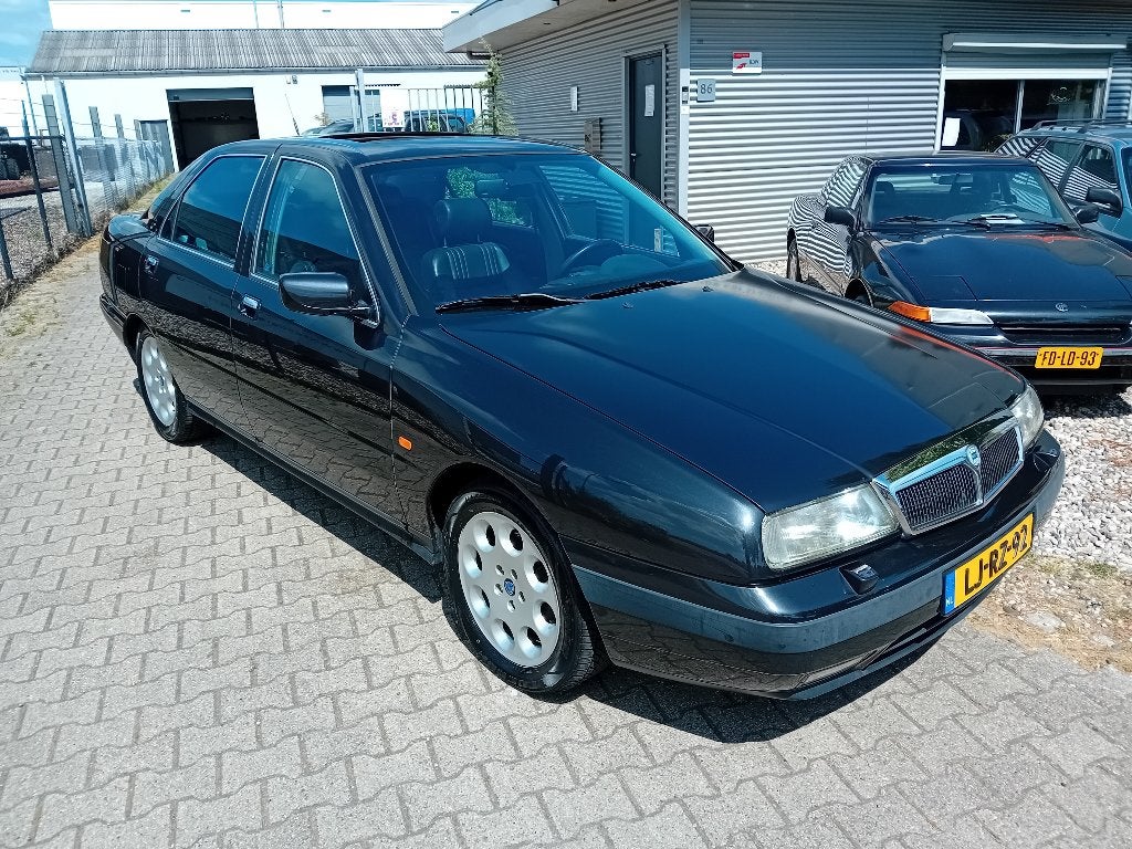 Lancia Kappa 2.4 20V LE bouwjaar 1995, LEER SUNROOF TREKHAAK, Auto's, Lancia, Voorwielaandrijving, Zwart, Kappa, Zwart