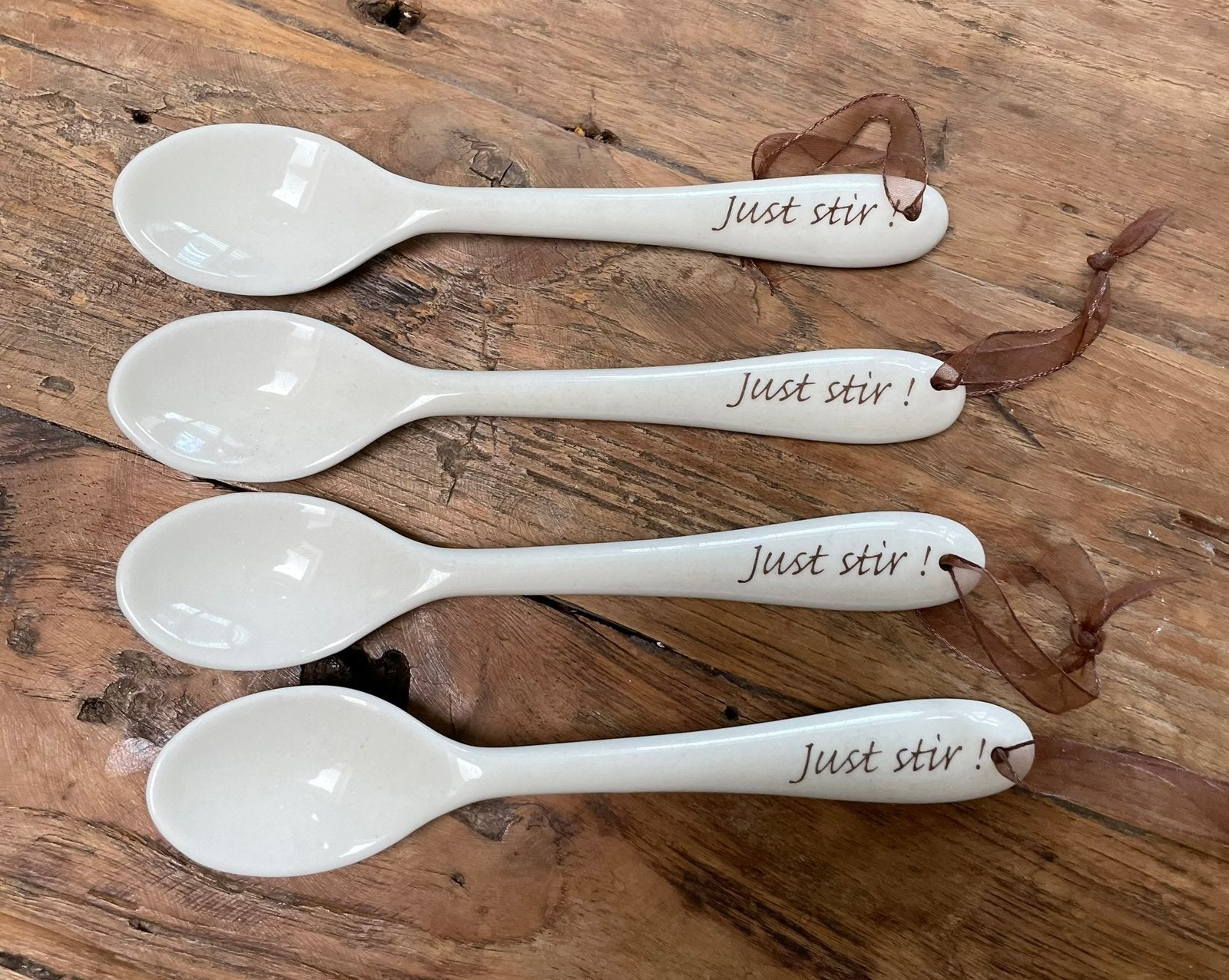 4 porseleinen Rivièra Maison lepels ‘Just Stir’, Ophalen