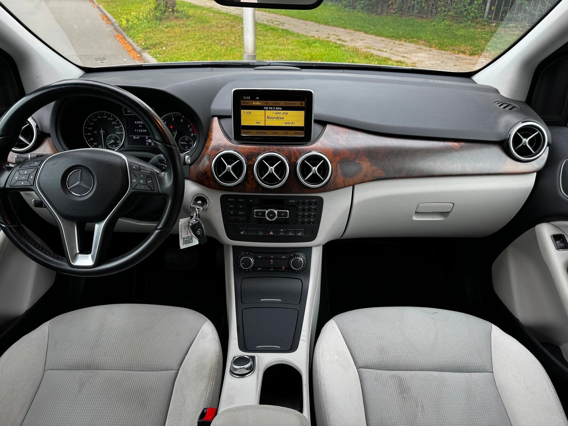 Mercedes-Benz B-klasse 180 Ambition|AUT|XENON|NAVI|PDC|LED|C, Auto's, 1325 kg, Gebruikt, 4 cilinders, 122 pk