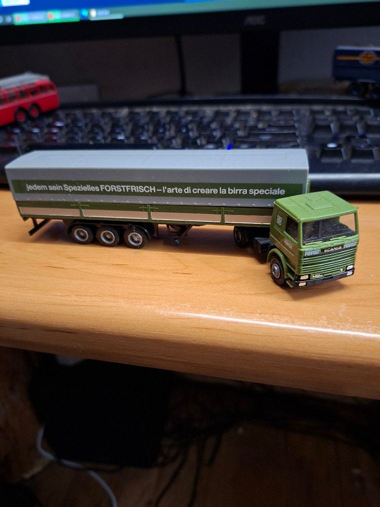 Herpa Scania 142 M "Forstfrisch", Ophalen of Verzenden, Zo goed als nieuw, Bus of Vrachtwagen, Herpa