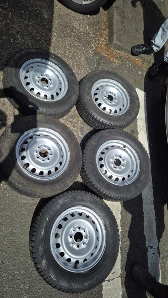 Fiat Ritmo / 128 stalen velgenset 5x met banden en doppen, Auto-onderdelen, Banden en Velgen, Ophalen of Verzenden, Gebruikt, Personenwagen