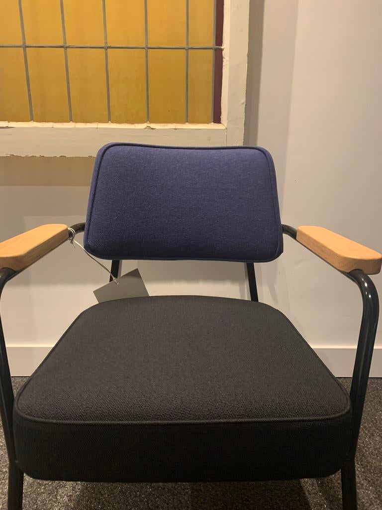 Direction Chair — Jean Prouvé, Vitra (blauw/zwart), Huis en Inrichting, Stoelen, Ophalen, -, Blauw, -