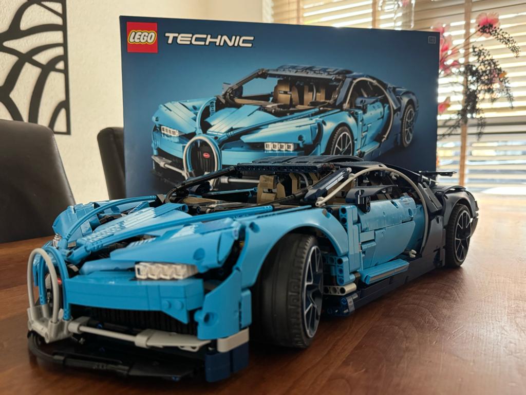 LEGO Technic Bugatti Chiron 42083 - Zo goed als nieuw, Lego, Ophalen of Verzenden, Zo goed als nieuw, Complete set