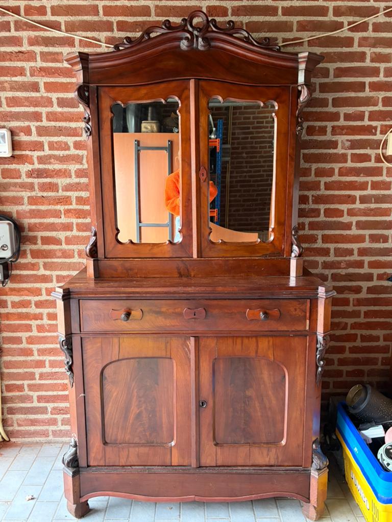Vintage kast met kuif, Antiek en Kunst, Antiek | Meubels | Kasten, Ophalen