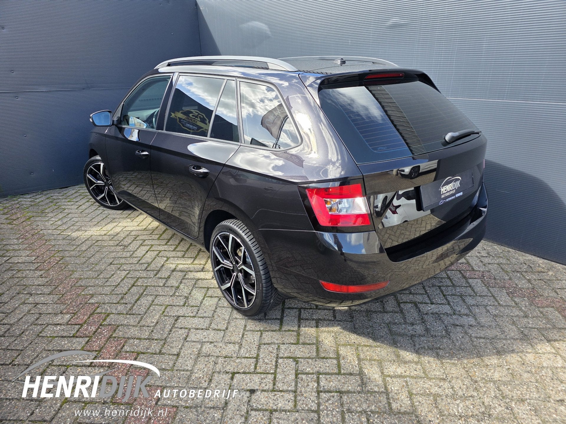 Skoda Fabia Combi 1.0 TSI Style Camera / Clima / Carplay / 1, Auto's, Voorwielaandrijving, Dealer onderhouden, Stof, Gebruikt