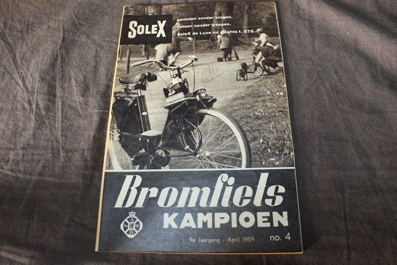 Blad Bromfiets kampioen april 1959 oa. Berini mobylette, Ophalen of Verzenden, Gebruikt