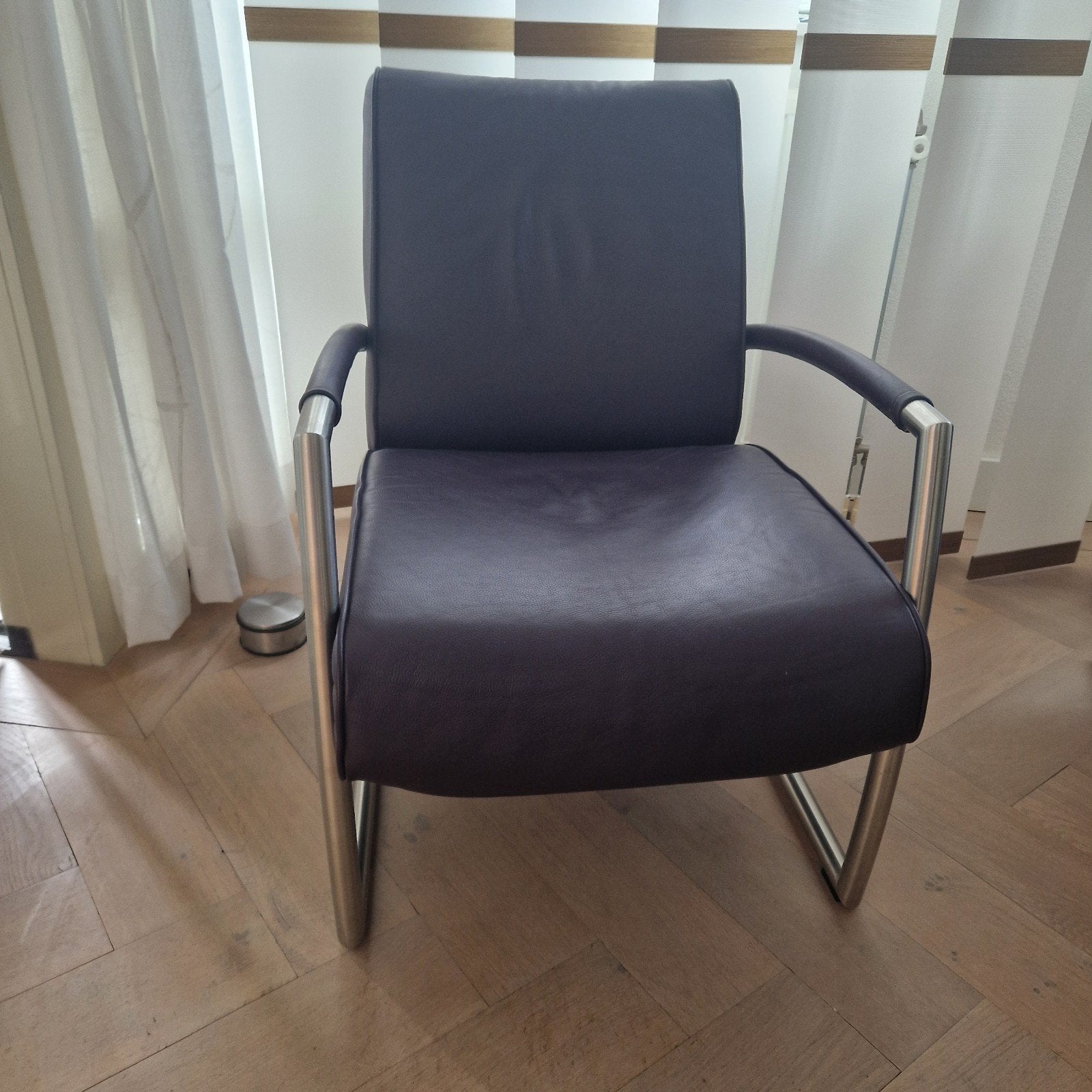 Designer stoel, Ophalen, Zo goed als nieuw, 50 tot 75 cm, Leer