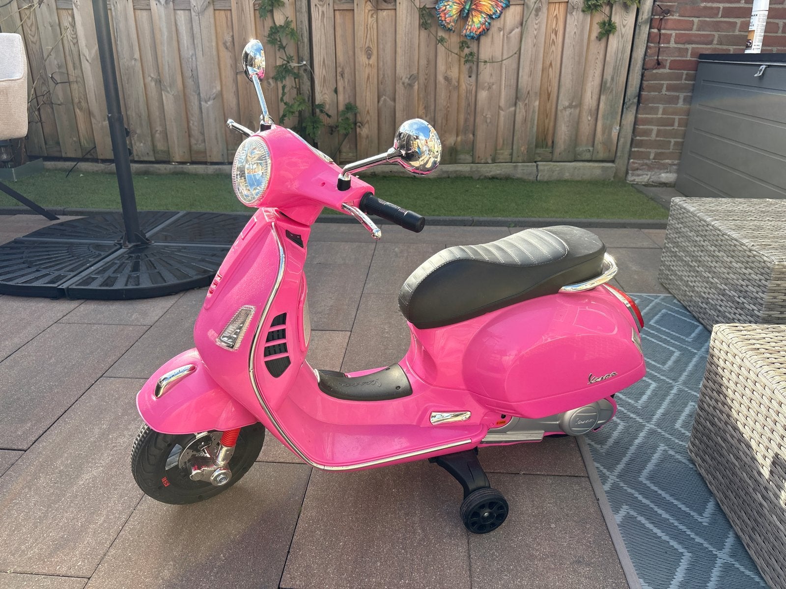 Roze Vespa elektrische scooter voor kinderen, Ophalen of Verzenden, Gebruikt, Overige typen