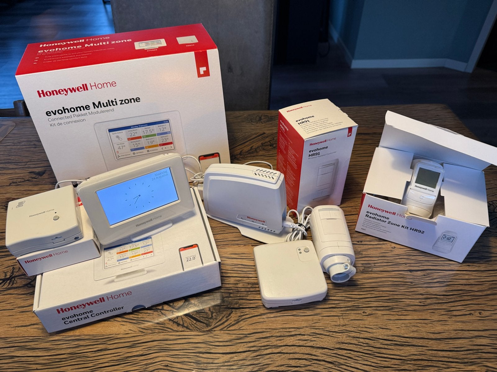 Honeywell evohome Multi zone slimme thermostaat set, Ophalen of Verzenden, Slimme thermostaat, Zo goed als nieuw