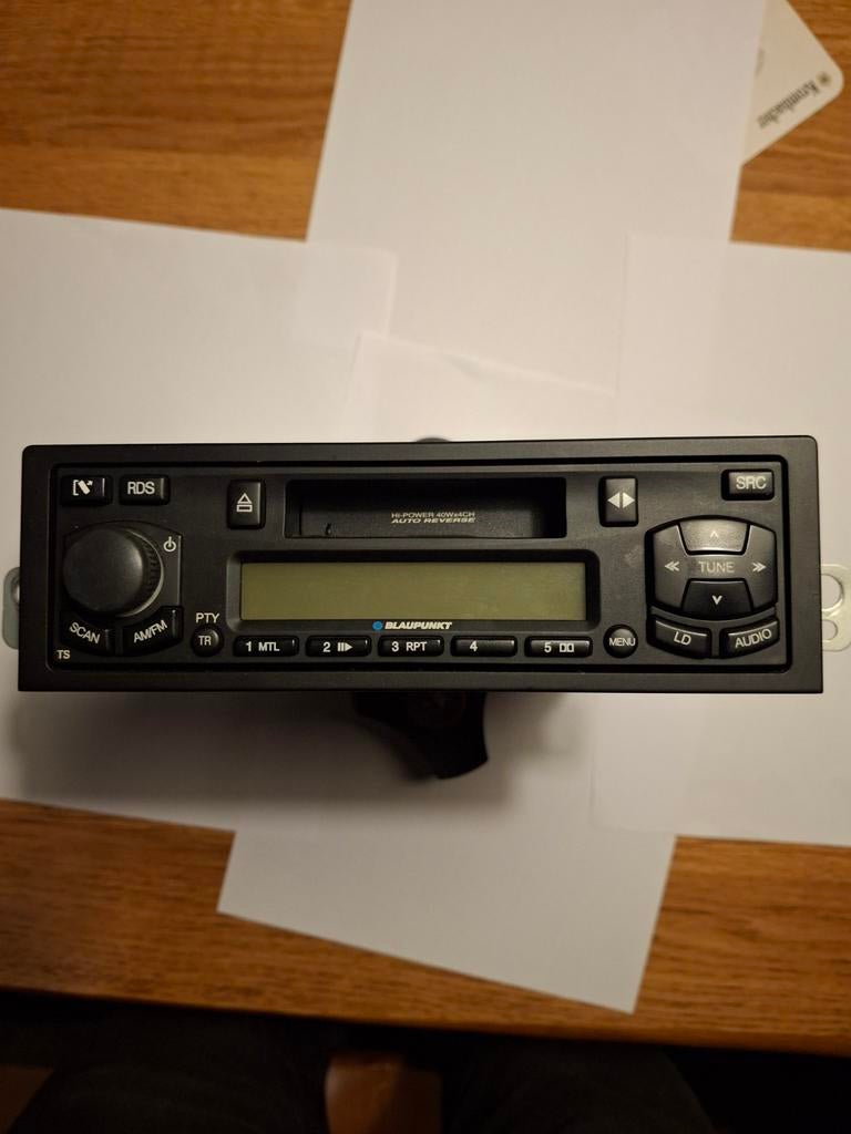 Blaupunkt radio cassete 4x40 watt FM/AM met gerätepass, Ophalen of Verzenden, Gebruikt
