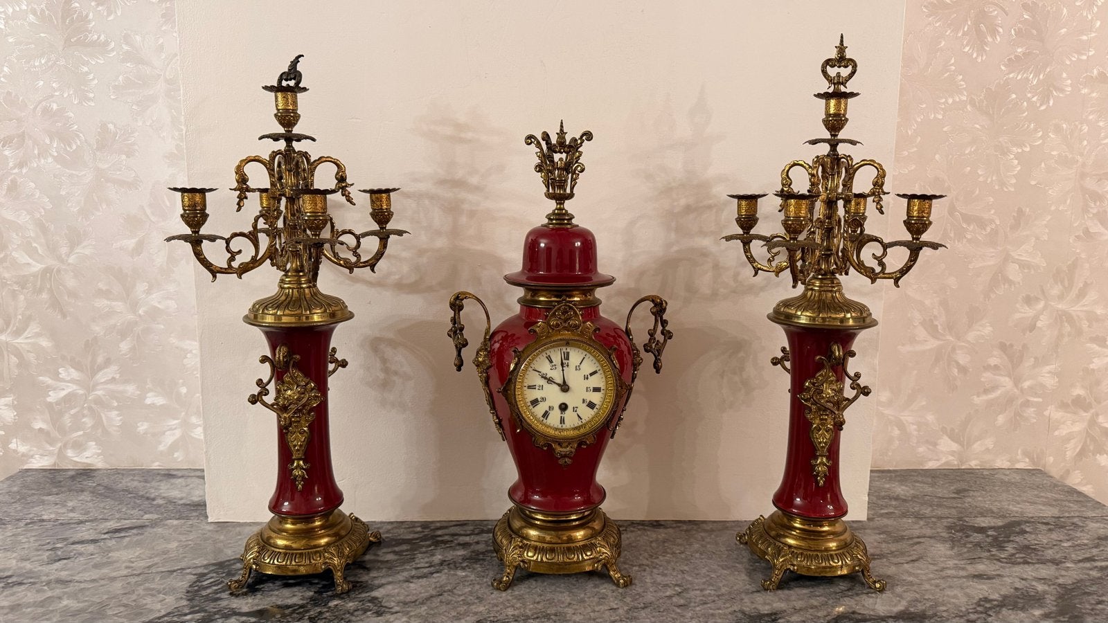 Antieke Klok en Kandelaars Set - Rood en Brons, Antiek en Kunst, Ophalen