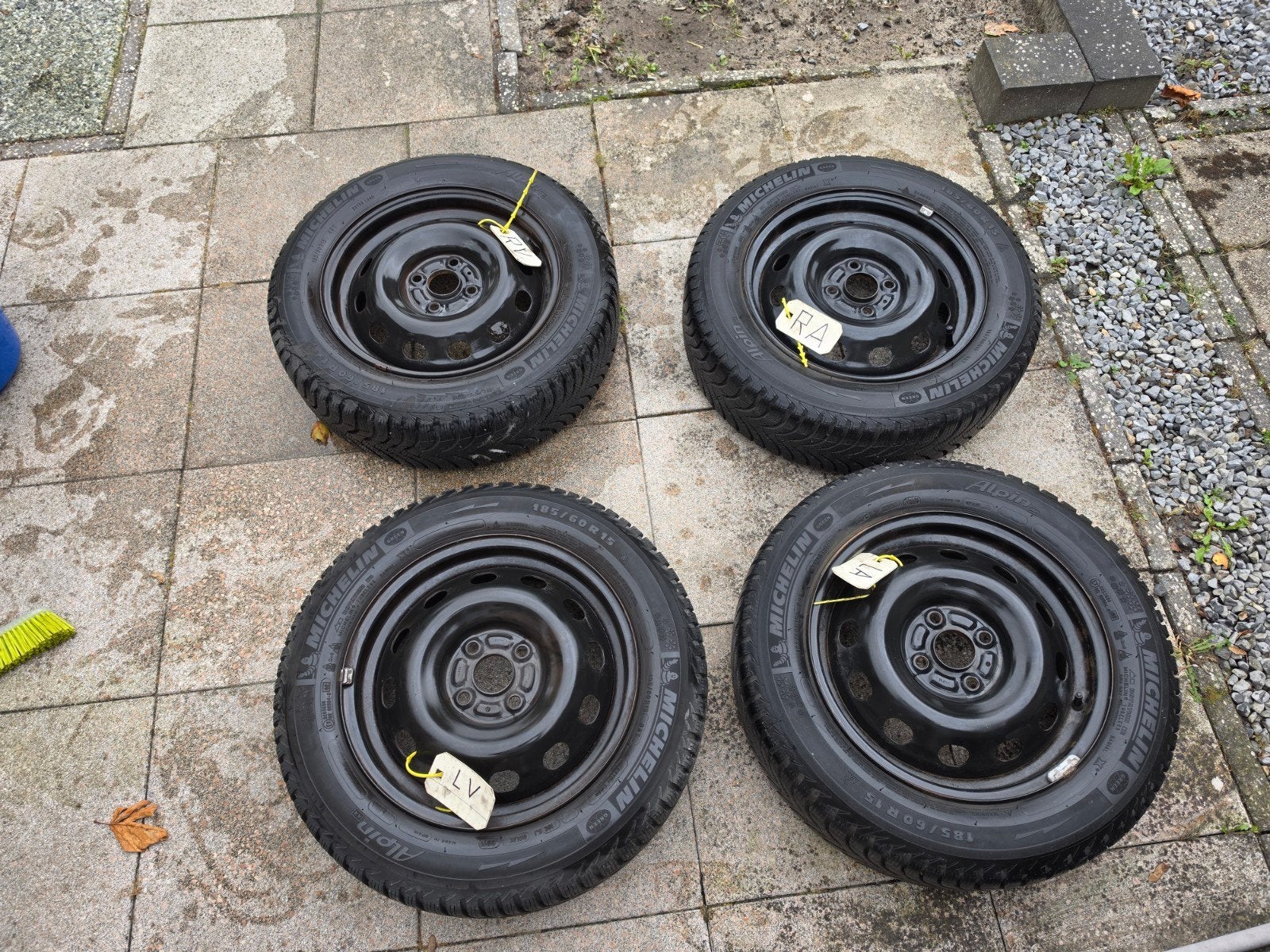 Michelin banden 185/60 R15 met stalen velgen, Ophalen, Gebruikt, 15 inch, Banden en Velgen