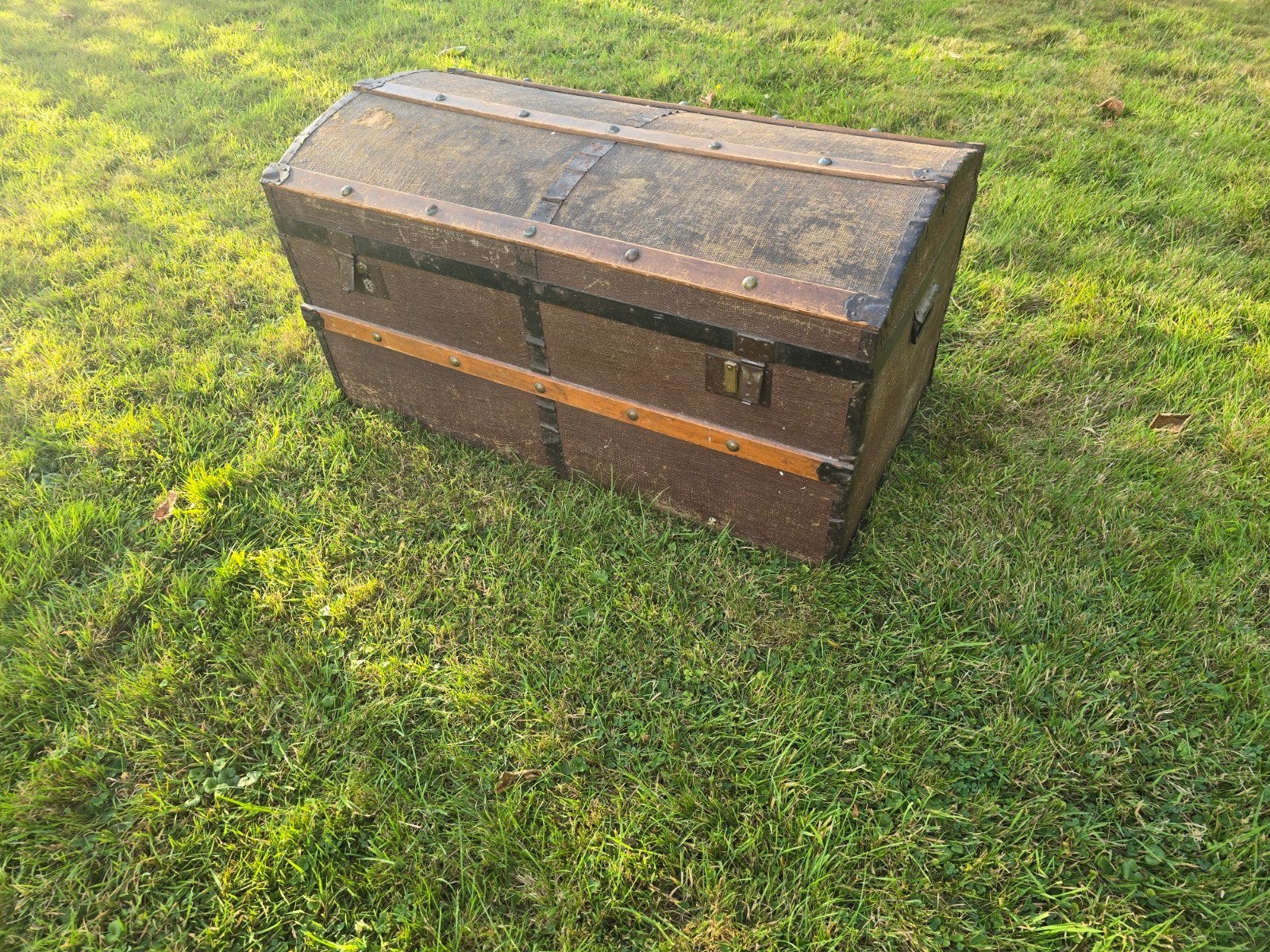 Prachtige Oude Houten Koffer/Kist, met metalen banden., Huis en Inrichting, Ophalen, Gebruikt