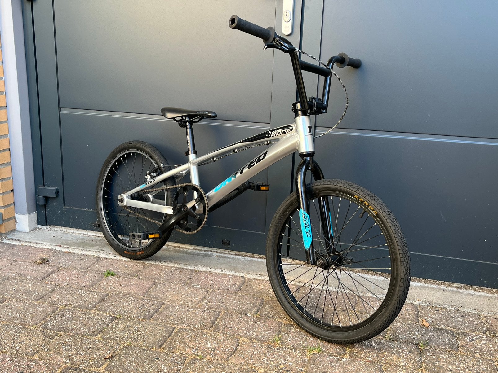 United Jumper Race BMX, Fietsen en Brommers, Fietsen | Crossfietsen en BMX, Ophalen, Gebruikt, Velgrem, 20 tot 24 inch