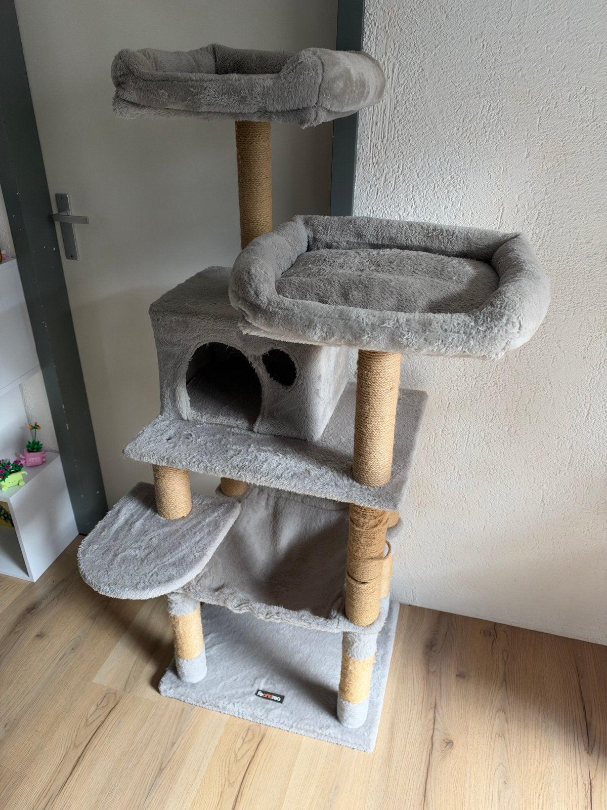 Gebruikte grijze Feandrea krabpaal 142cm, Ophalen, Gebruikt, Krabpaal