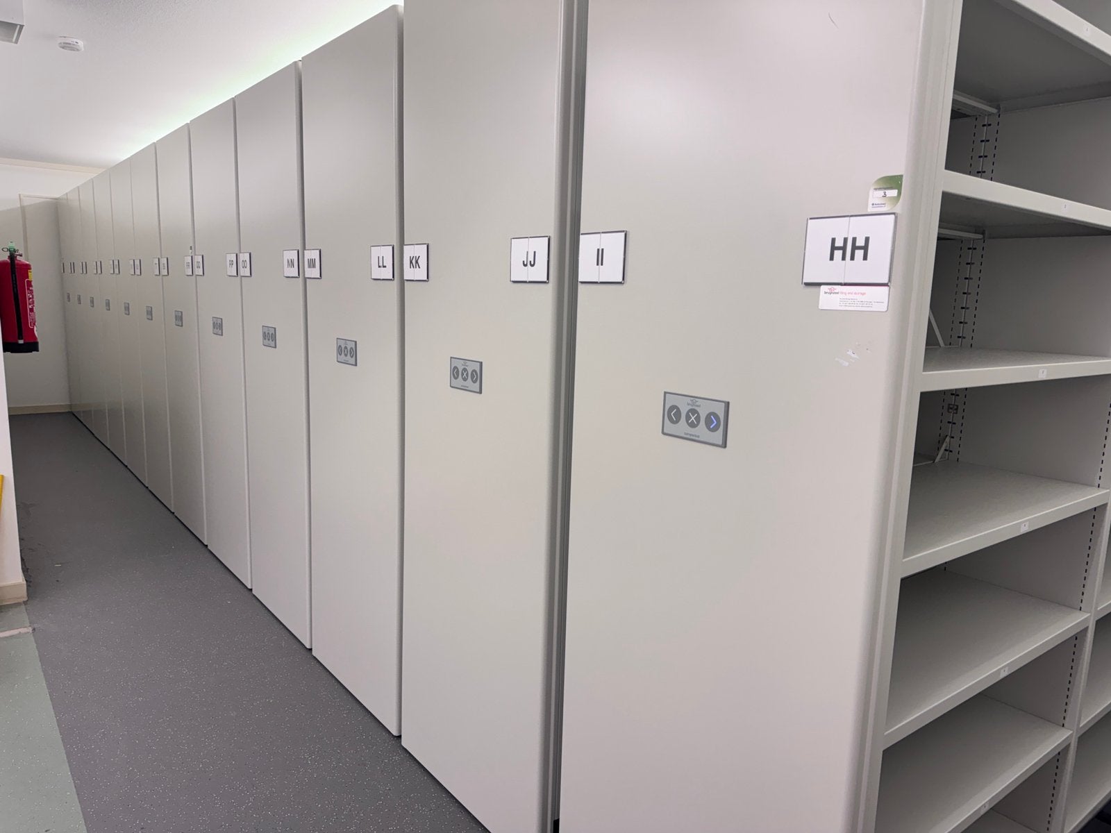 Bruynzeel Compactus (elektrisch verrijdbaar), Ophalen