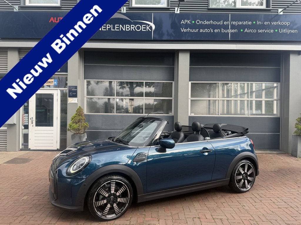 MINI Cabrio 1.5 Cooper Sidewalk Edition | LED | Leder | Navi, Auto's, Mini, 136 pk, Gebruikt, Cabriolet, 4 stoelen