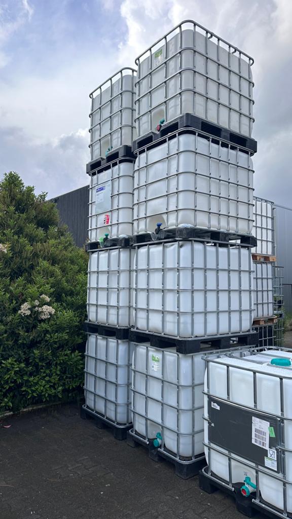 IBC 1000 liter container, watervat regenton kunststof pallet, 150 liter of meer, Ophalen, Zo goed als nieuw