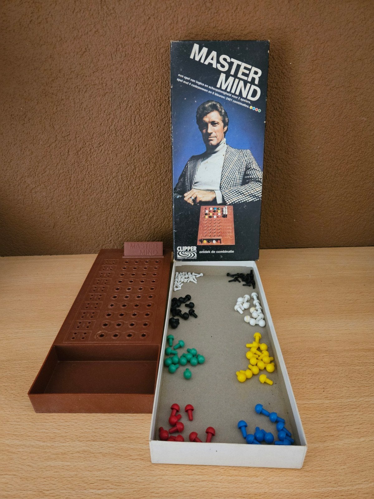 Vintage Master Mind spel van Clipper

Tekst samengesteld doo, Hobby en Vrije tijd, Ophalen of Verzenden, Gebruikt