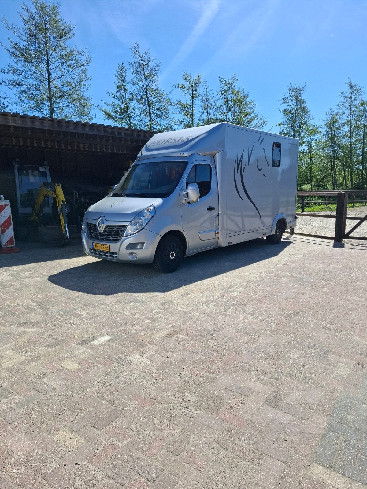 PAARDENWAGEN  Renault Master 2.3DCI 96KW 2018 Grijs, Ophalen of Verzenden