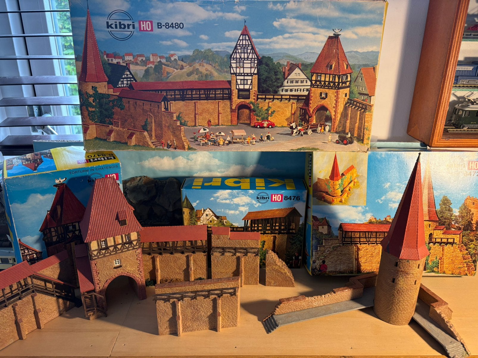 Kibri middeleeuwse stadsmuur set, Hobby en Vrije tijd, Overige merken, Gebruikt, Verzenden, Gelijkstroom of Wisselstroom