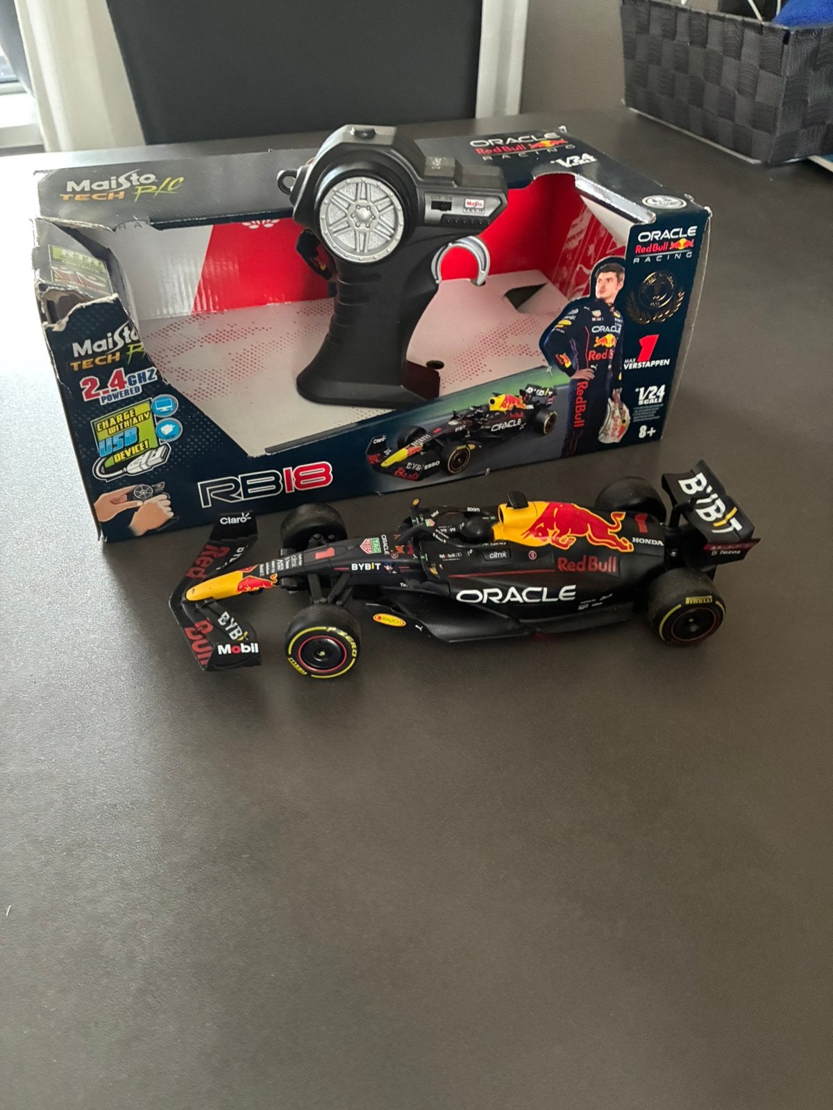 Red bull max Verstappen auto   bestuurbaar, Ophalen of Verzenden, Zo goed als nieuw, Overige schalen, Auto onroad