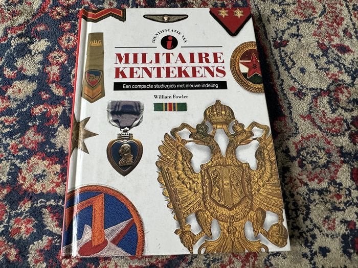 Militaire Kentekens. William Fowler. Hardcover, 80 blz., Ophalen of Verzenden, Zo goed als nieuw, Overige onderwerpen