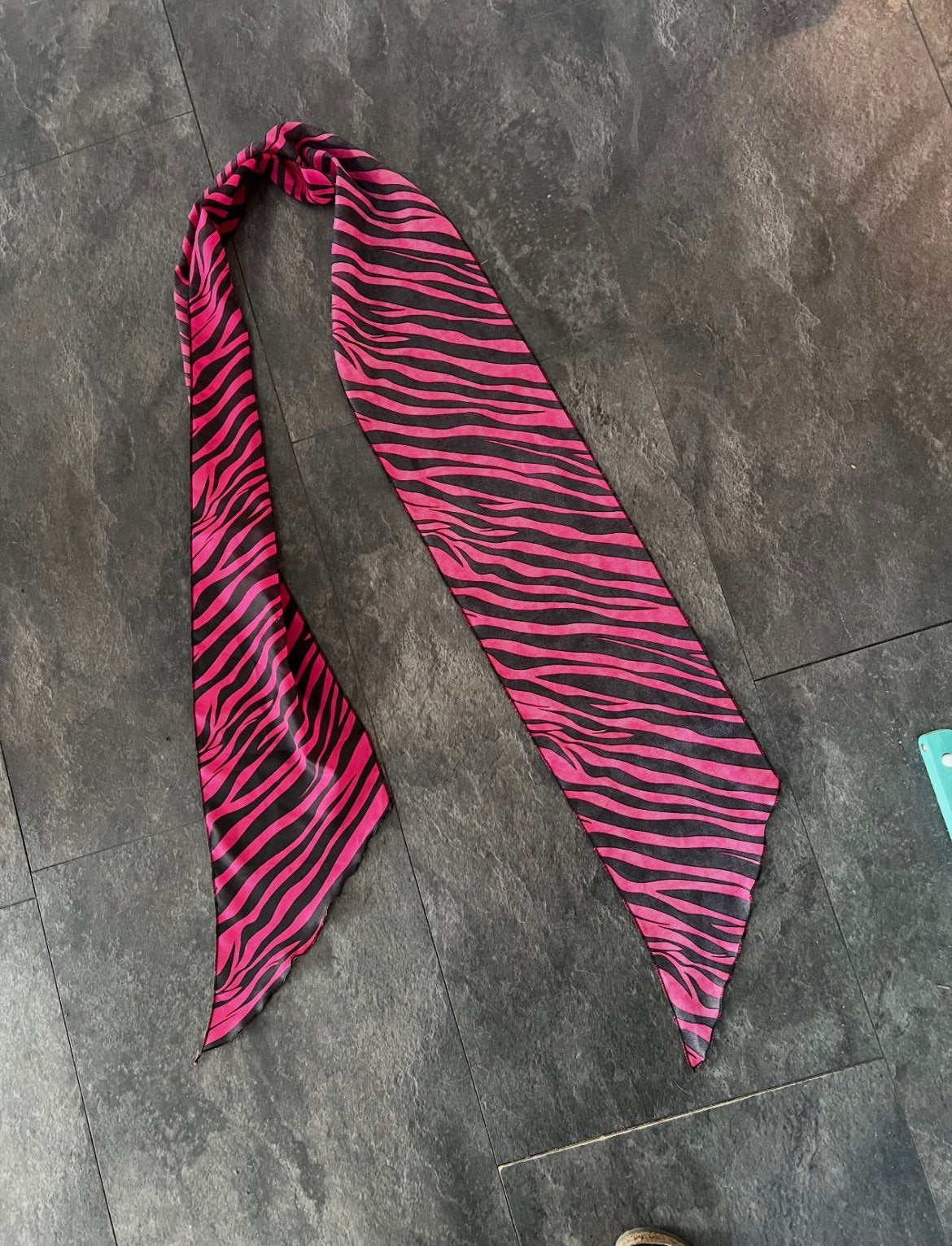 Leuke zwart/roze das, Ophalen of Verzenden, Zo goed als nieuw, Carnaval