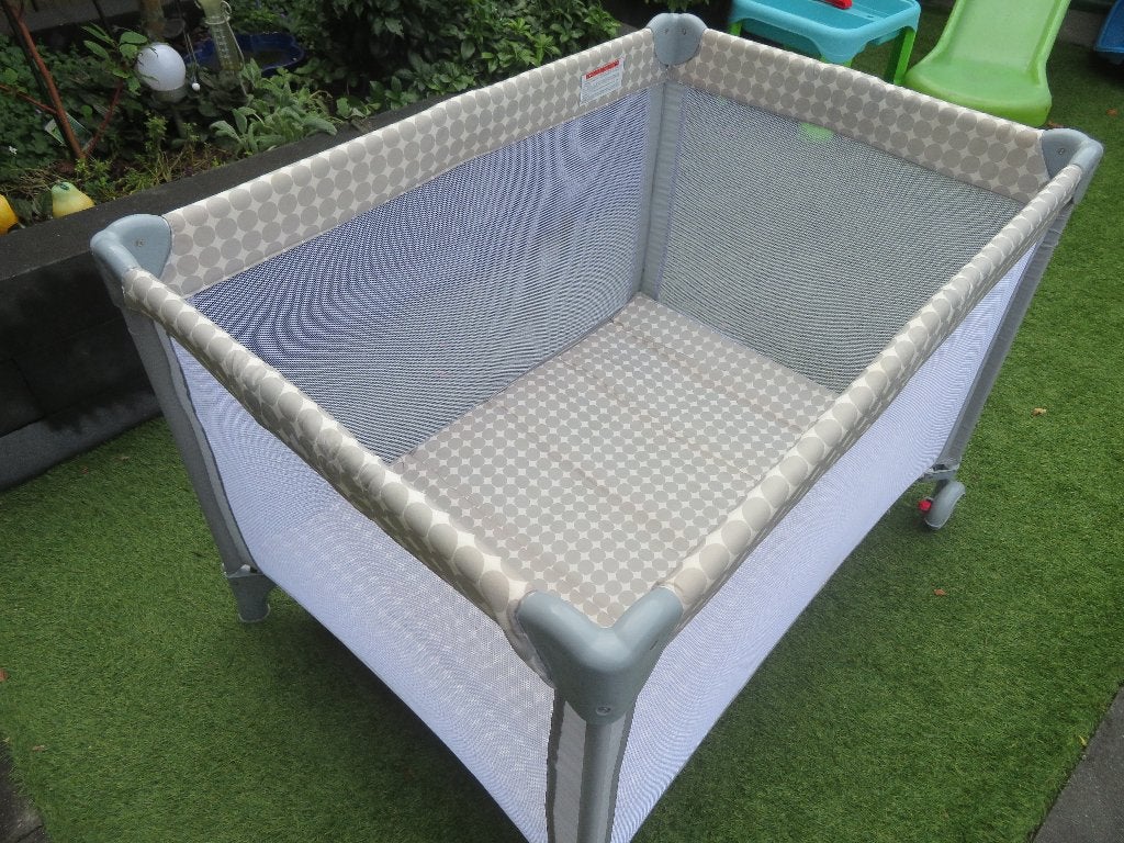 Camping bedje (box), Ophalen, Zo goed als nieuw, Reisbedje