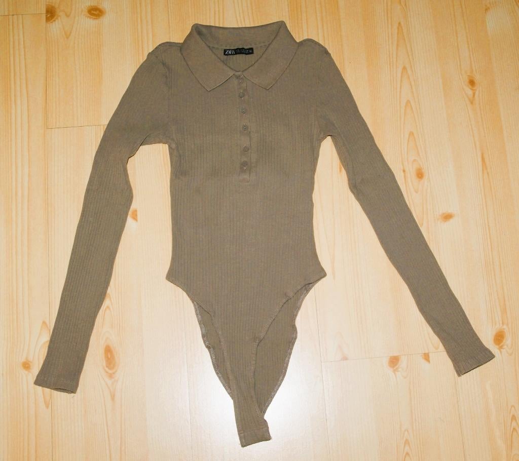 Zara beige ribbeltruitje met sluiting tussen de benen maat s, Ophalen of Verzenden, Maat 36 (S), Gedragen, Zara