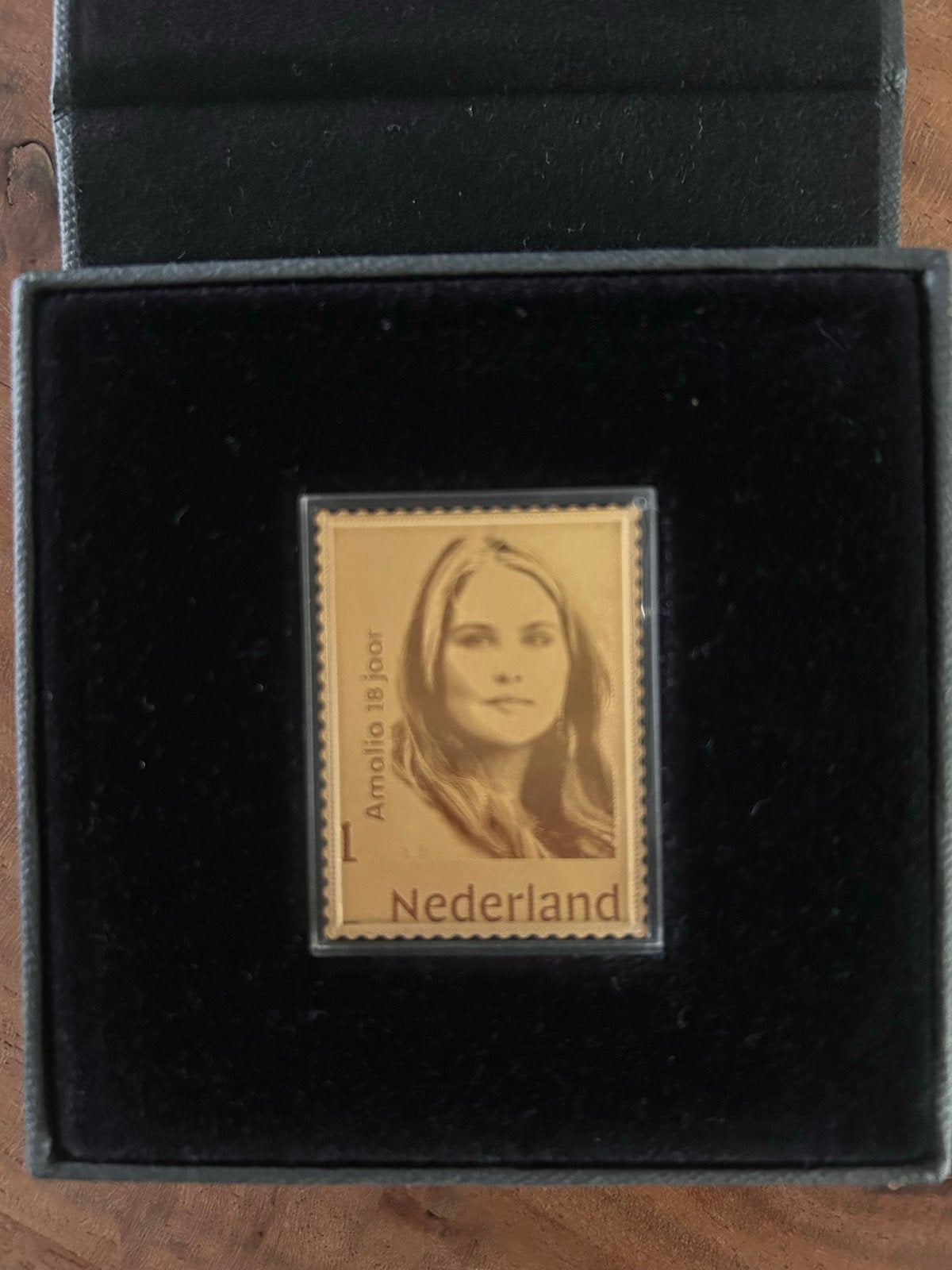 Officiële Gouden Postzegel Prinses Amalia 18 jaar, Postzegels en Munten, Postzegels | Nederland, Ophalen of Verzenden, Na 1940