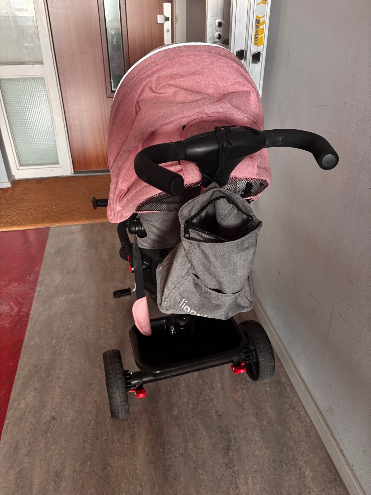 Lionelo driewieler/kinderwagen roze, Ophalen of Verzenden, Zo goed als nieuw, Overige merken, Verstelbare rugleuning