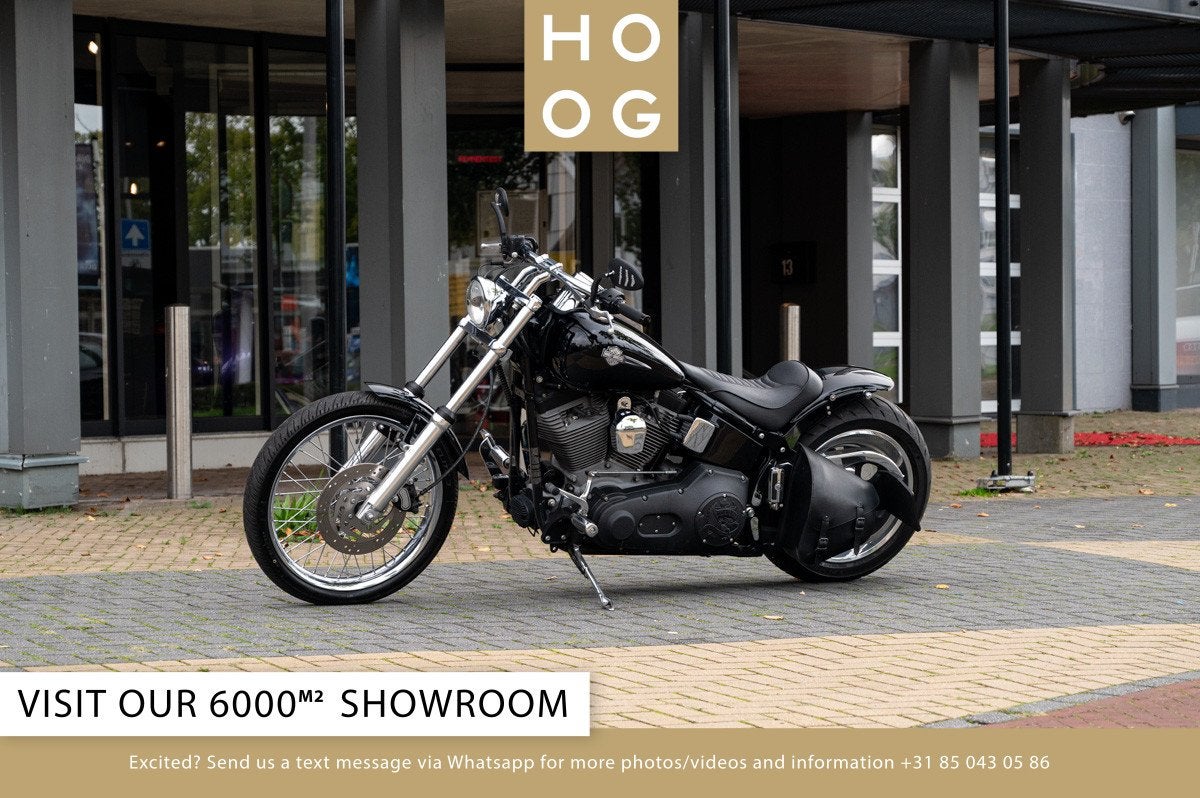 Harley-Davidson FXSTC Softail Custom (bj 2006), Auto's, Zwart, Bedrijf, Handgeschakeld, 2 stoelen