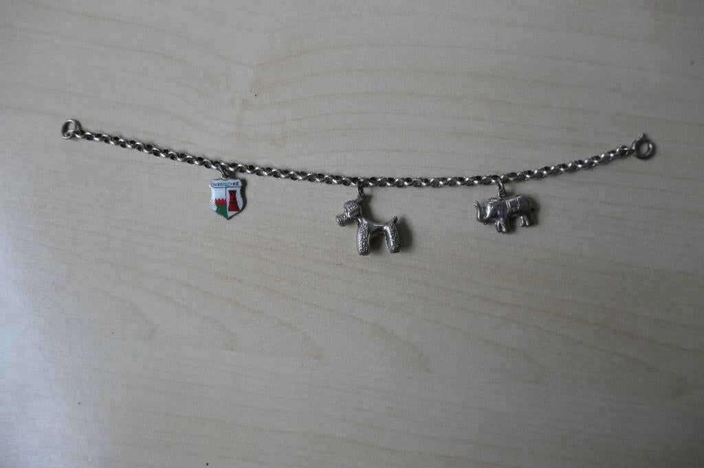 Mooie zilveren bedelarmband met 3 bedels, Sieraden, Tassen en Uiterlijk, Overige merken, Ophalen of Verzenden, Zo goed als nieuw