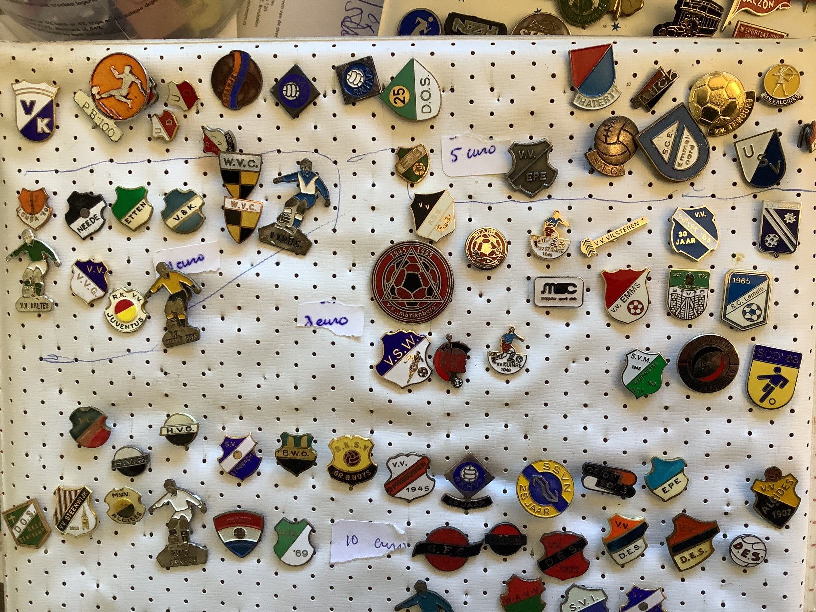 Speldjes voetbal Twenthe Zwolle Arhem Nijmegen Gelderland, Verzamelen, Speldjes, Pins en Buttons, Ophalen of Verzenden, Zo goed als nieuw