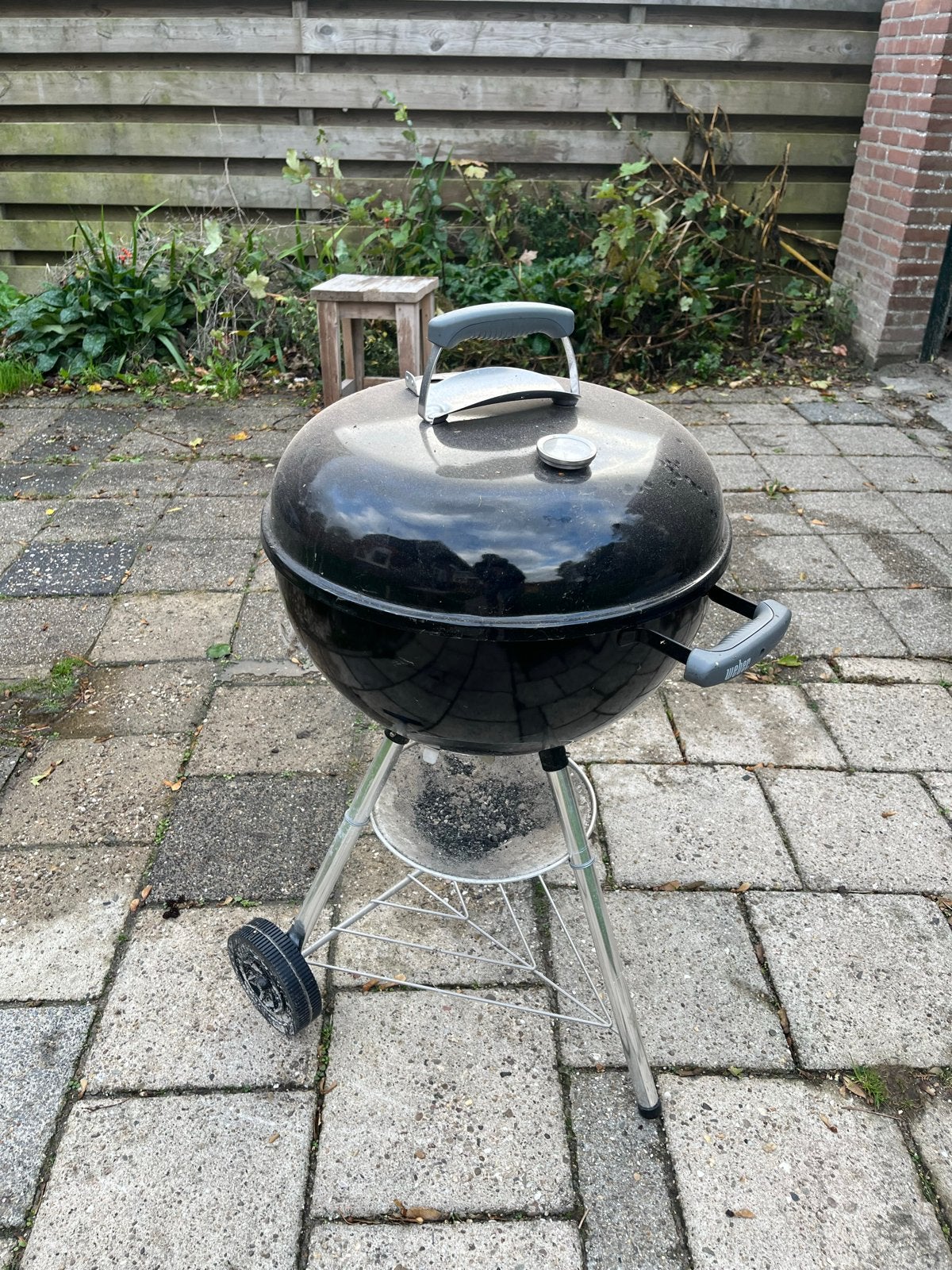 Zwarte Weber Compact Kettle BBQ 47cm - Gebruikt, Ophalen of Verzenden, Gebruikt