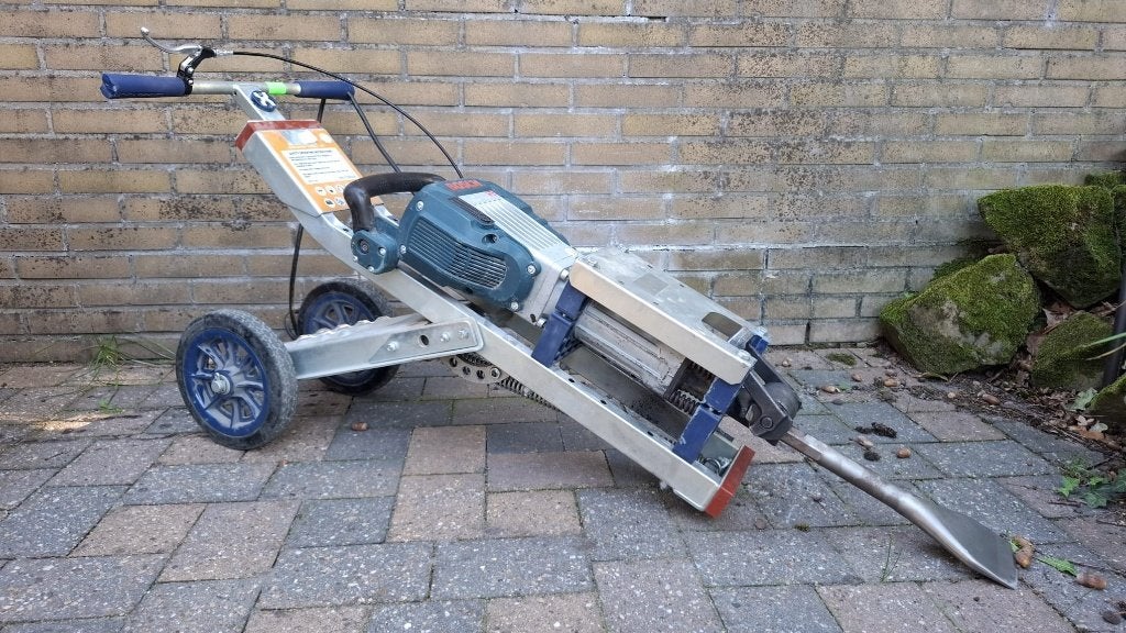 Foto 3 van Bosch GSH 16-28 + Makinex + Milwaukee