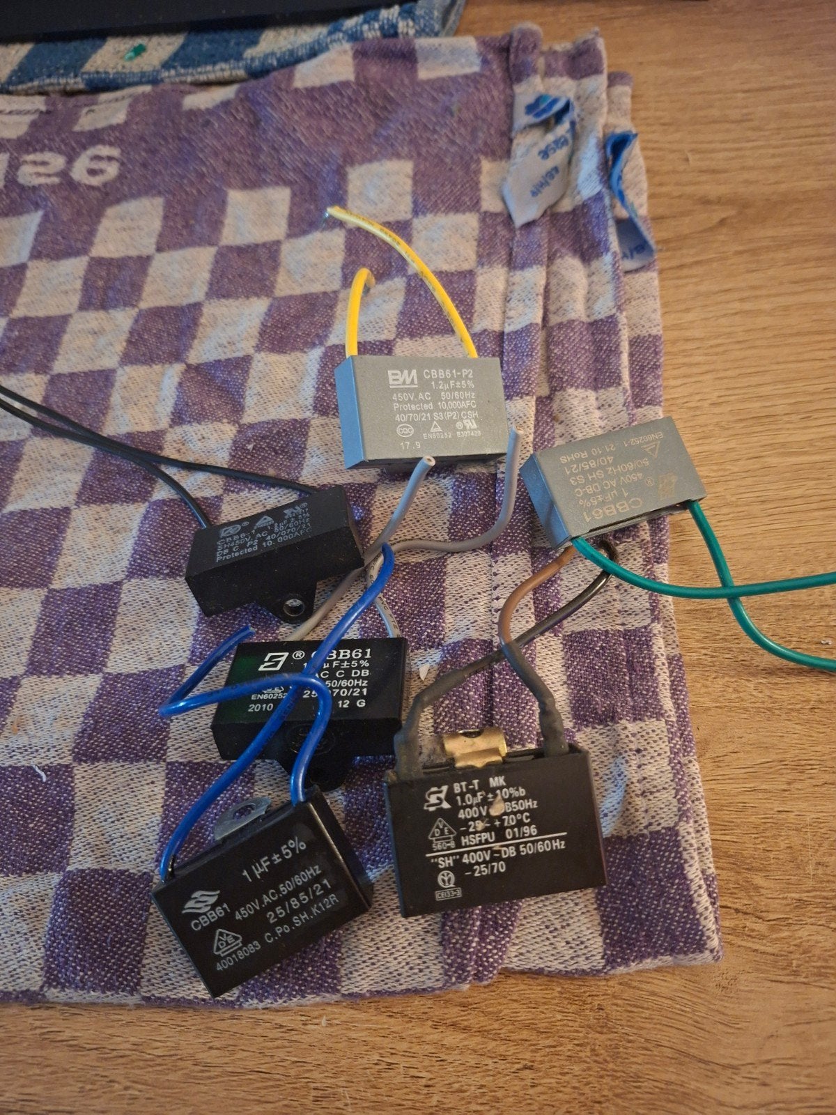 Diverse condensatoren voor elektronica en motoren, Ophalen, Gebruikt, Overige typen