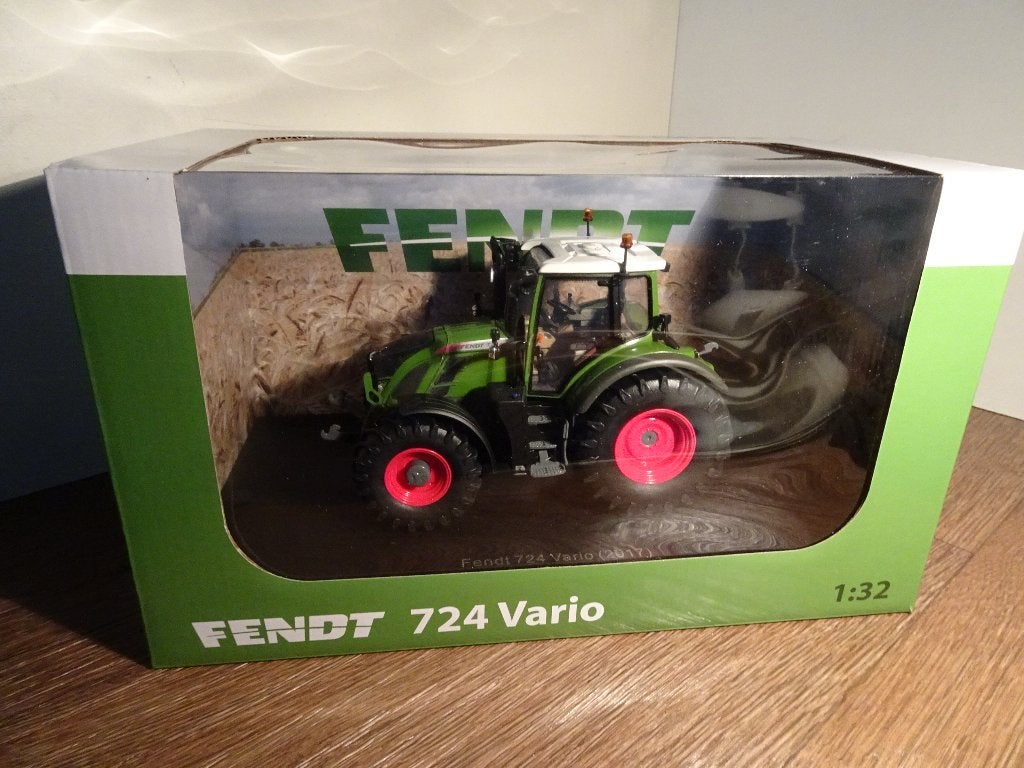 Te koop UH Fendt 724 Vario ., Ophalen of Verzenden, Nieuw, Tractor of Landbouw, Universal Hobbies