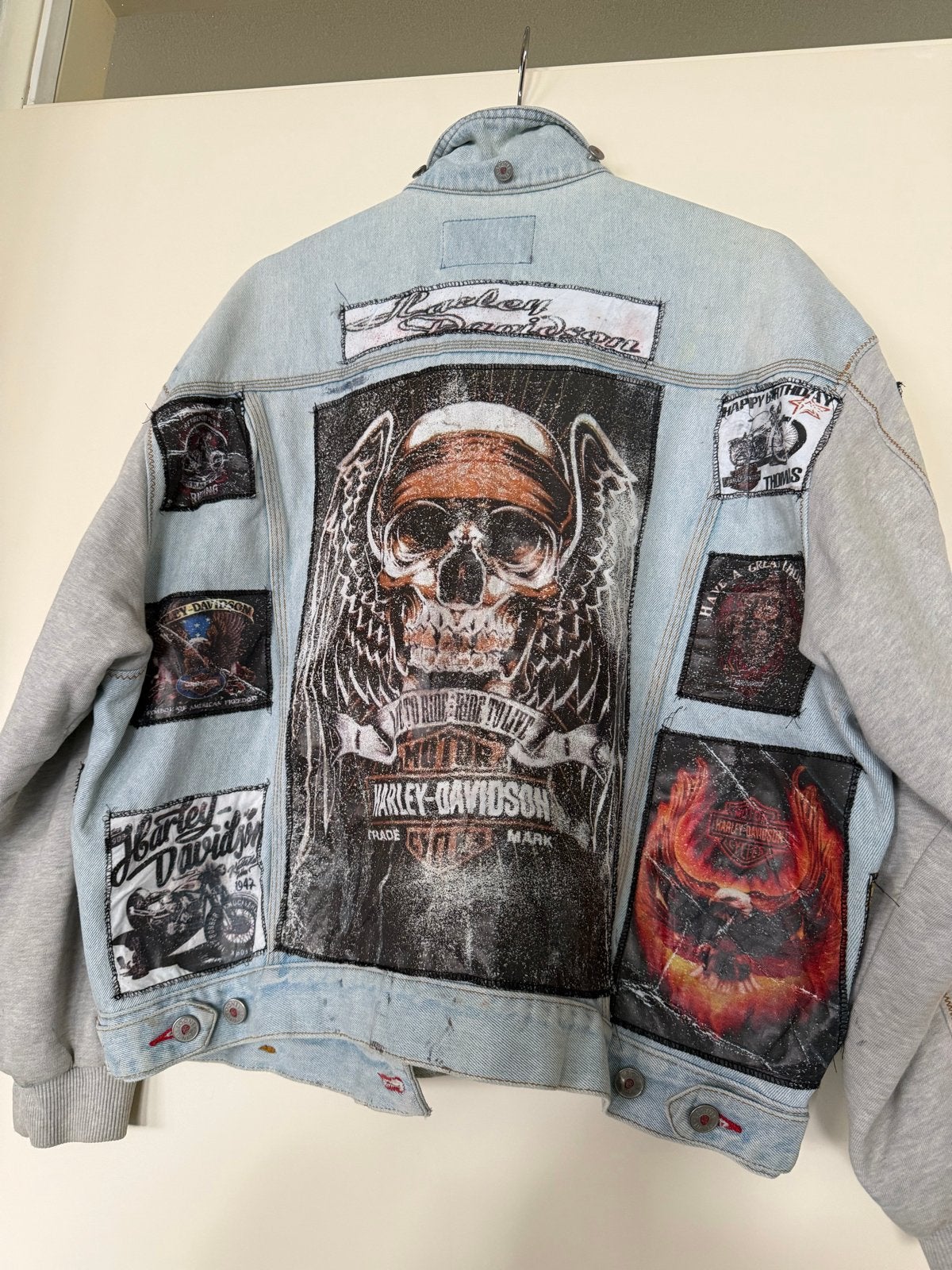 Vintage denim jacket met Harley Davidson patches, Ophalen, Gedragen, Maat 42/44 (L), Blauw