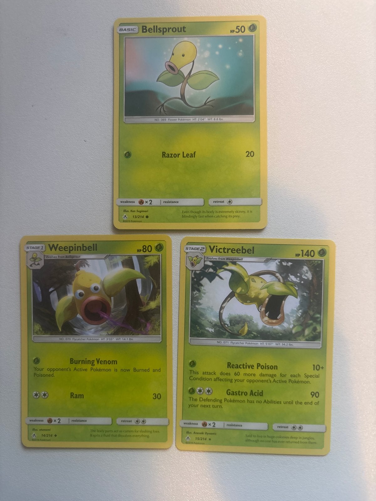 Unbroken Bonds Bellsprout, Weepinbell, Victreebel set, Hobby en Vrije tijd, Verzamelkaartspellen | Pokémon, Ophalen of Verzenden